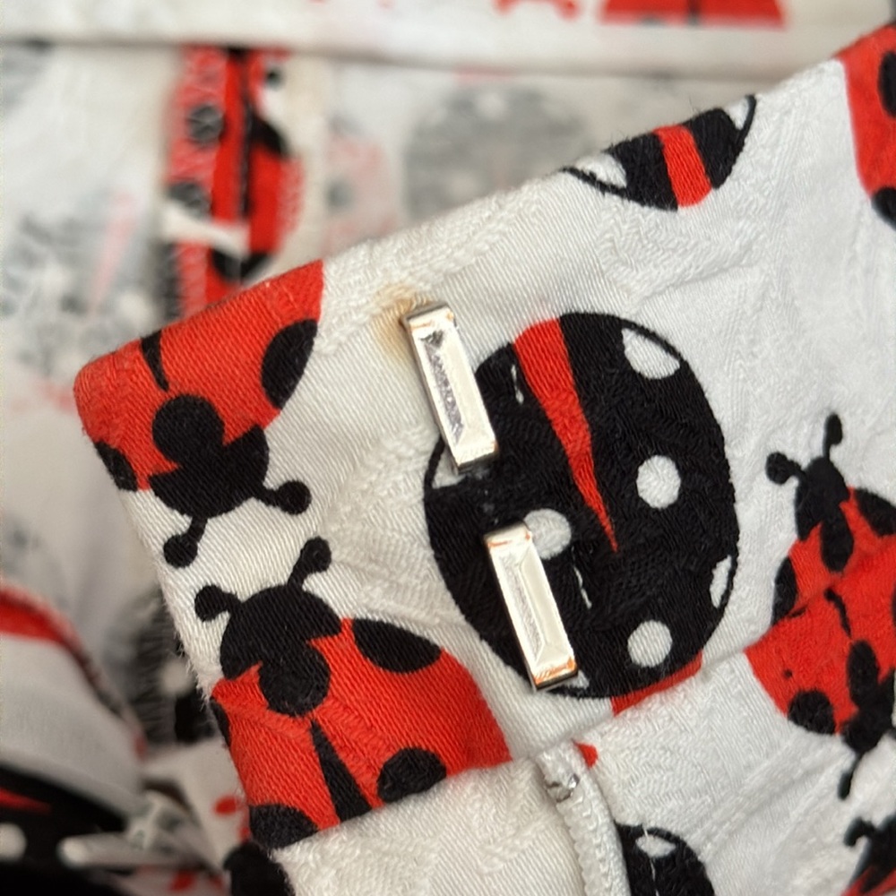 Trina Turk | Corbin Ladybug Print Cotton Stretch Shorts 181505 White/Red/Black 6 - Picture 7 of 16